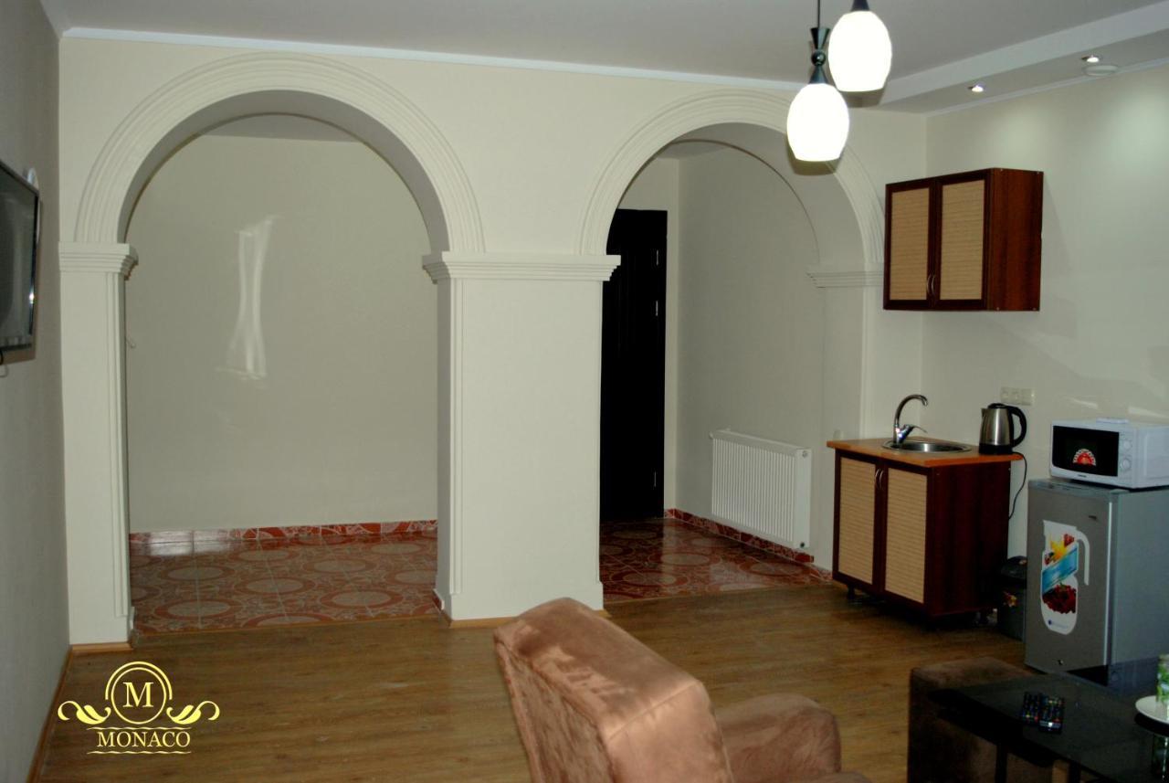 Hotel Monaco Tbilisi Esterno foto
