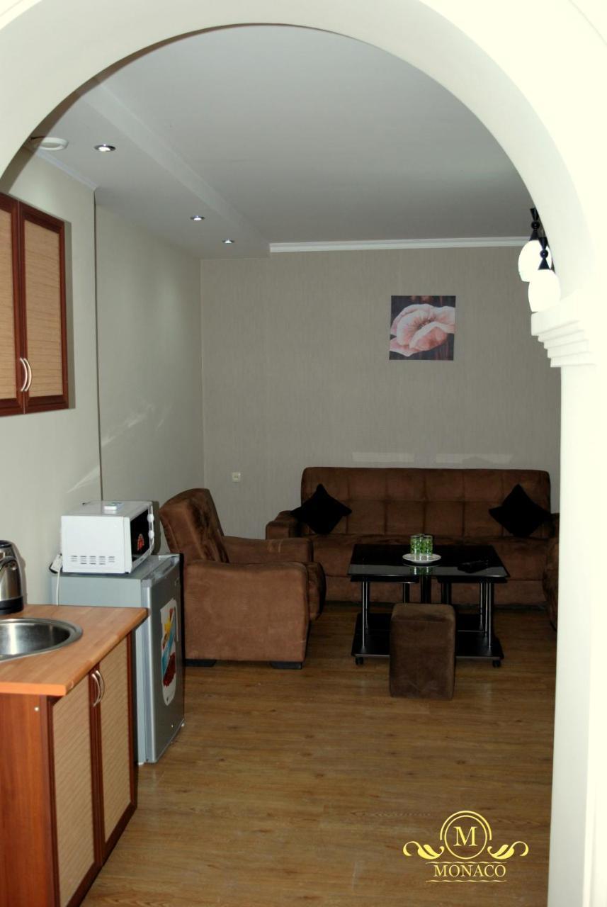 Hotel Monaco Tbilisi Esterno foto